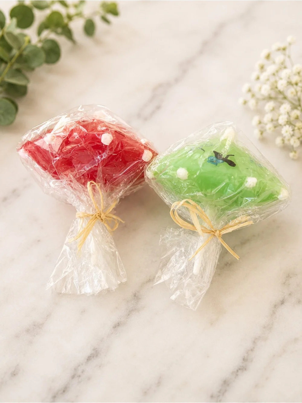 Set of 2 Pottery Barn Floating Umbrella Candles Red‎ & Green